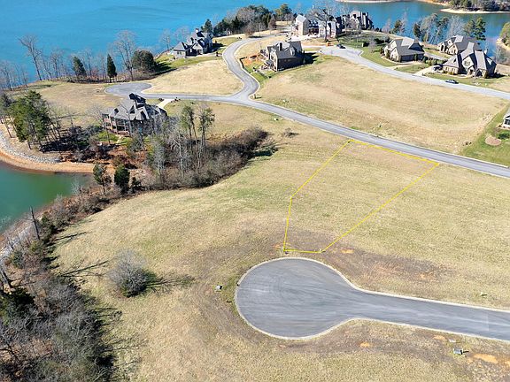 5th image of 346 Admiral Ct