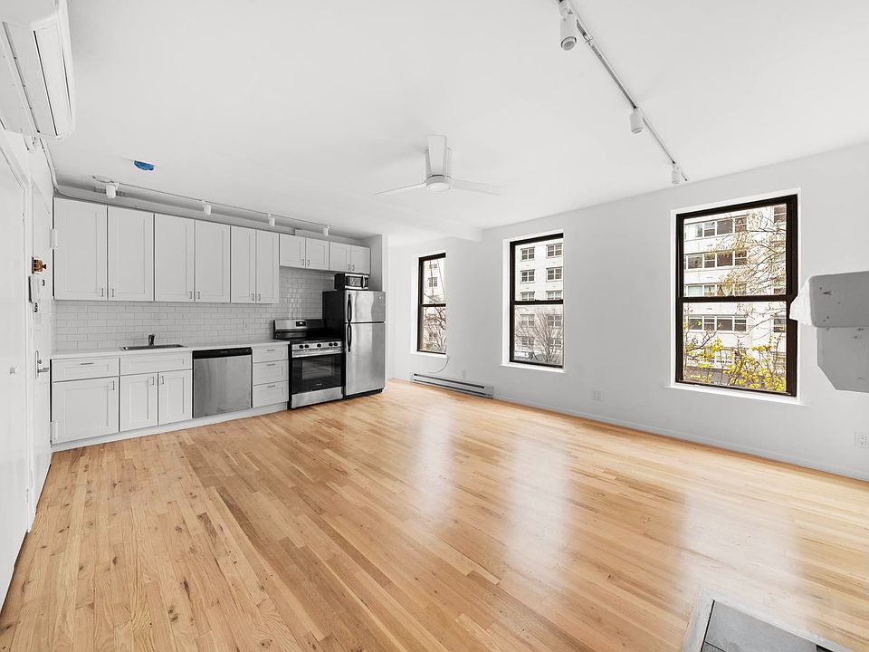 1st image of 500 6th Ave APT 3