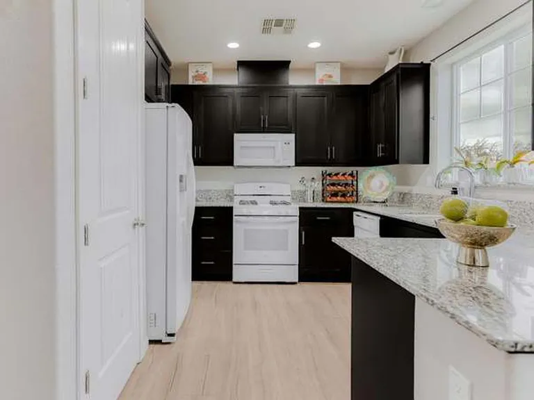 11 Belle Harbor Cir — Photo 11