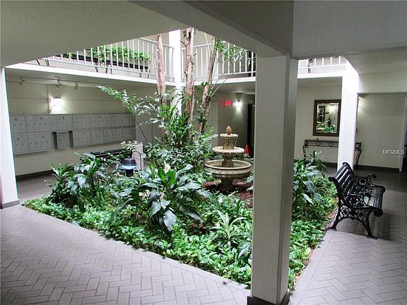 3rd image of 3325 Bayshore Blvd