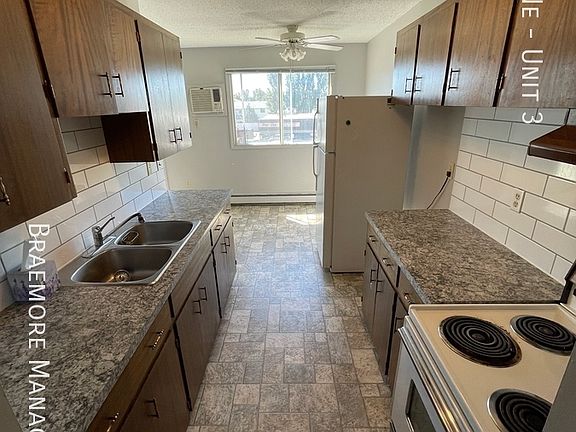 2nd image of 768 20th St NE Unit 3