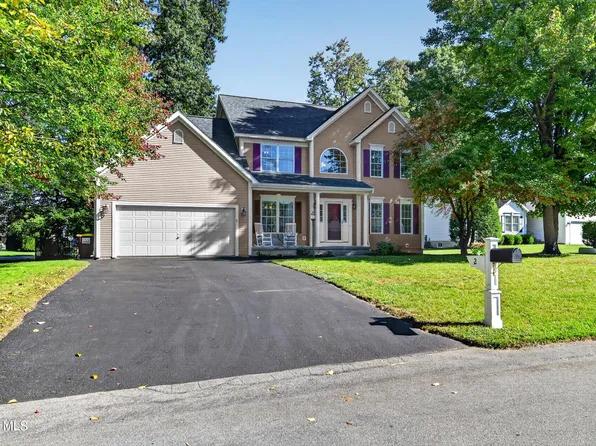 2 Hampshire Place, Clifton Park, NY 12065