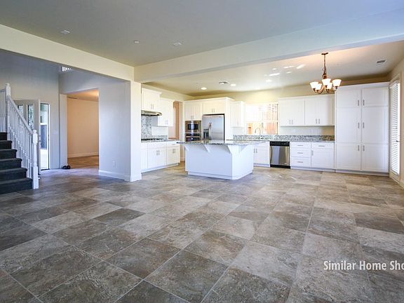 Open Family Room, NookampKitchen