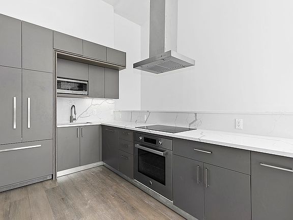 3rd image of 143 Winthrop St APT 1A