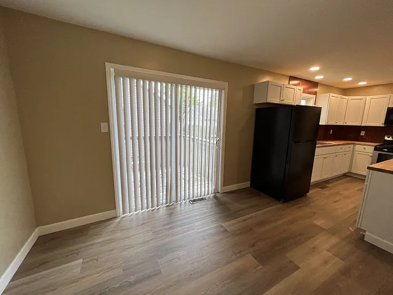425 Paul Ave — Photo 13
