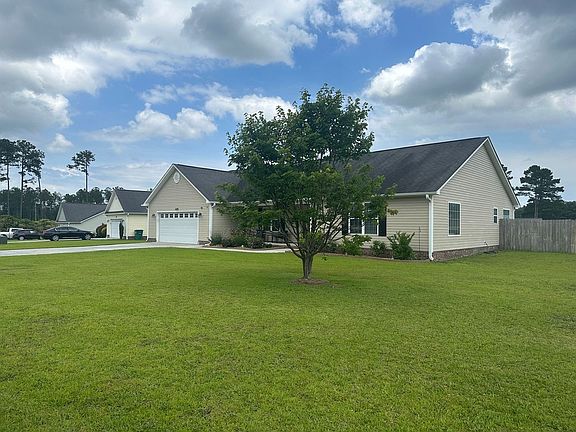 3rd image of 105 Blue Haven Dr