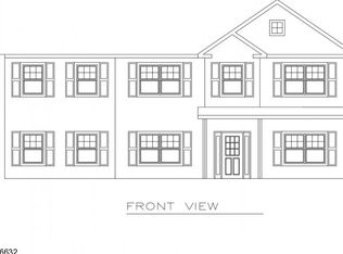 36 Highlands Dr, Kinnelon, NJ 07405