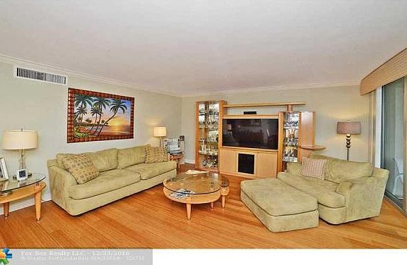 Home For Sale In Cloister Del Mar