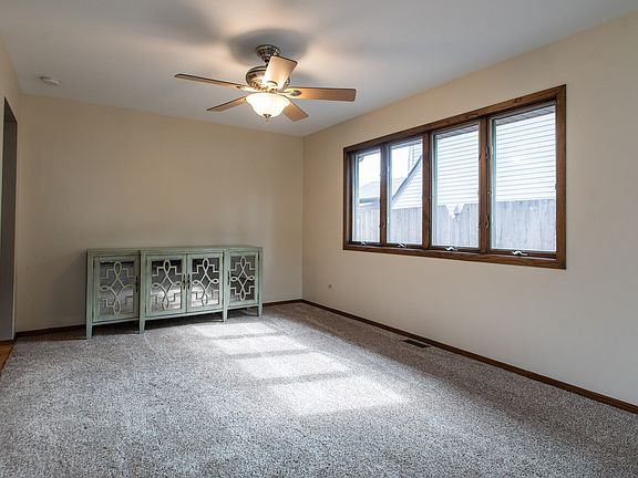 4th image of 5914 W 90th Pl