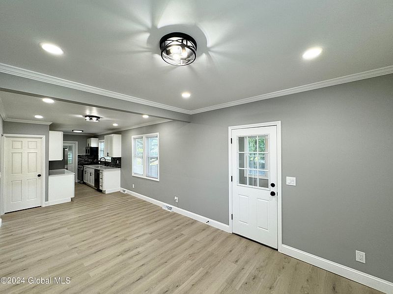 5th image of 2830 Edgewood Avenue