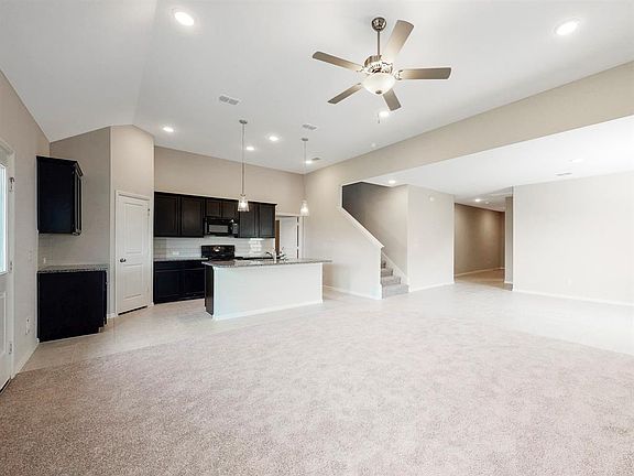 4th image of 211 Lexington Ave