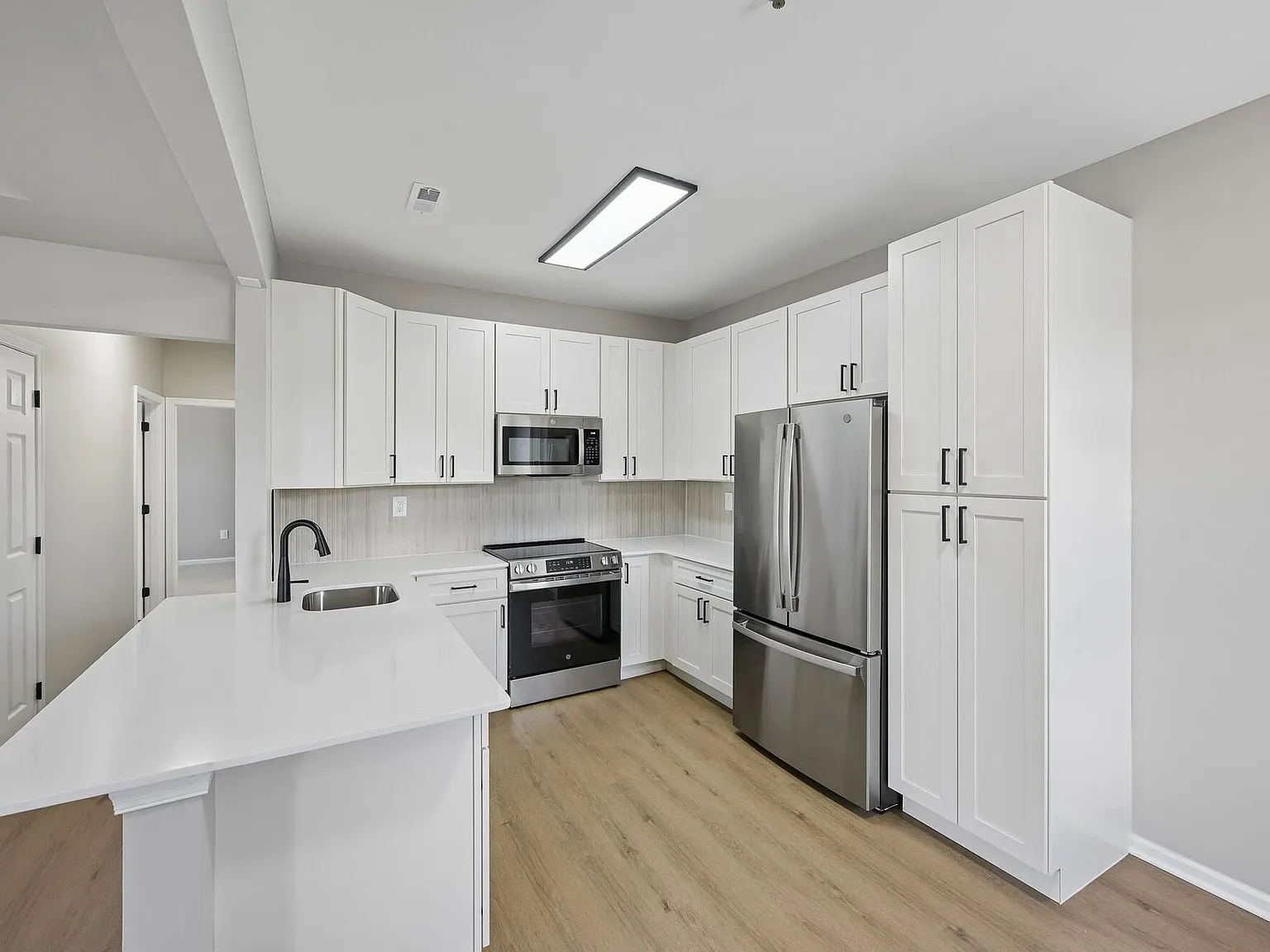 Fox Ridge and Lakeview Park Apartments — Photo 2