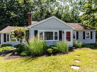 15 Vineland Dr, Barrington, RI 02806