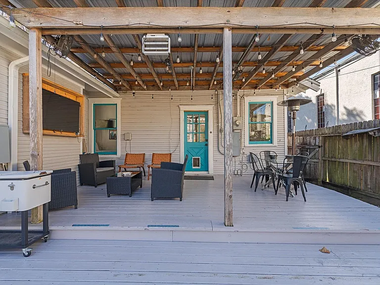 943 Pecore St — Photo 21