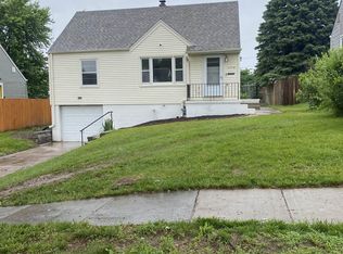 6768 Manderson St, Omaha, NE 68104