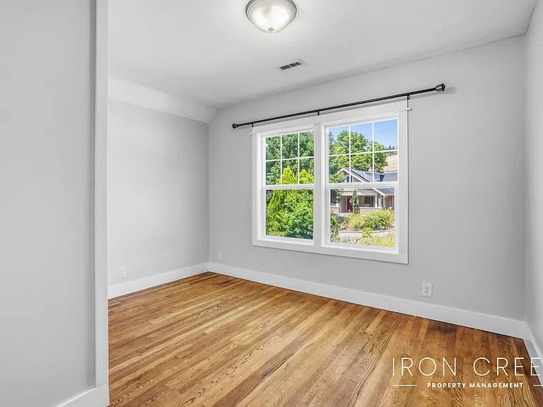 409 W Ada St — Photo 27