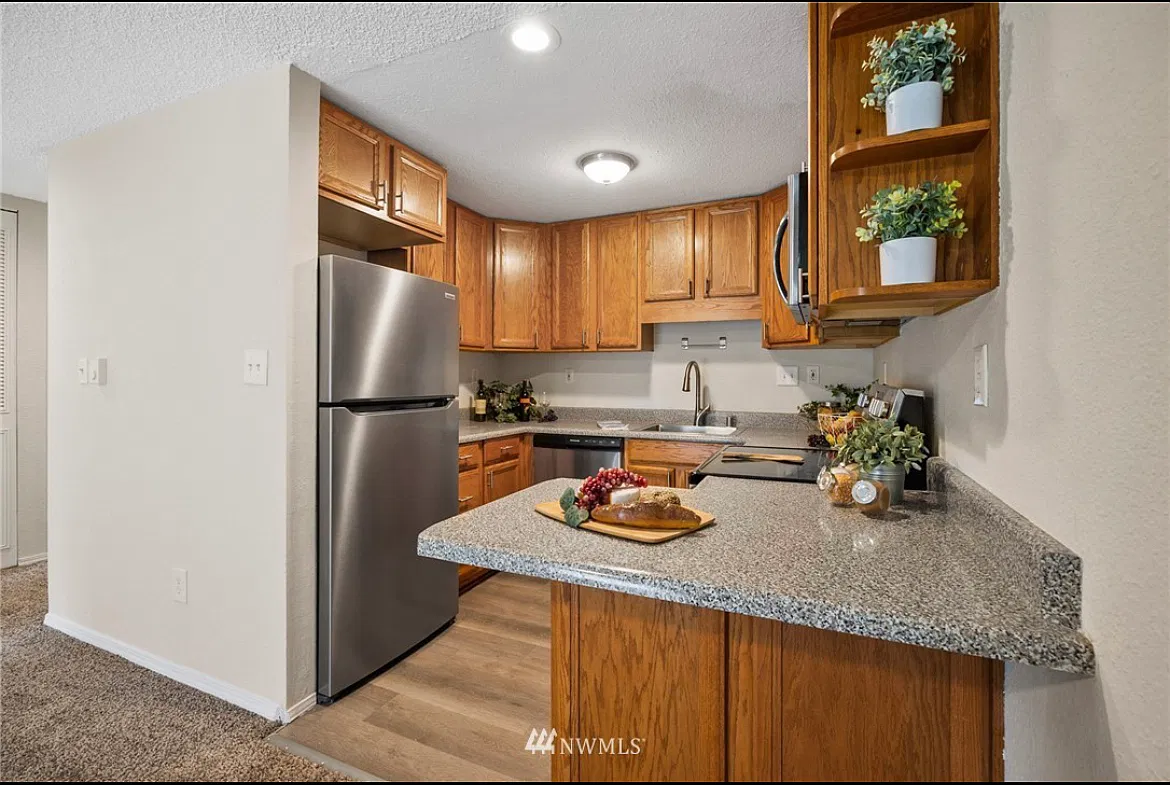 3 bed, 932 sqft, $2,550 — Photo 4