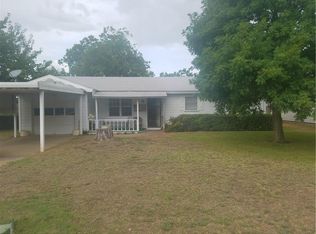 121 Roselawn St, Coleman, TX 76834