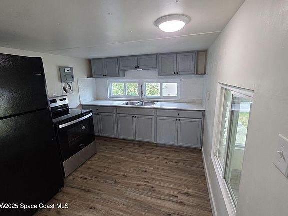 5th image of 23 Emerald St