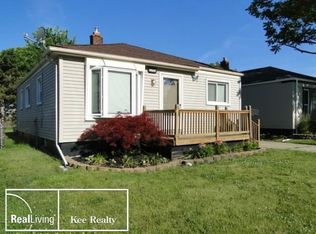 23791 Donald Ave, Eastpointe, MI 48021