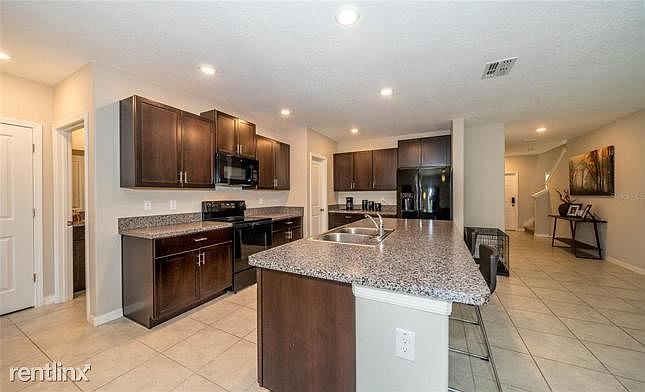 1st image of 10209R White Linen Ave