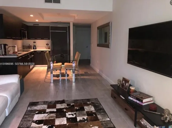 55 SW 9th St #1205, Miami, FL 33129