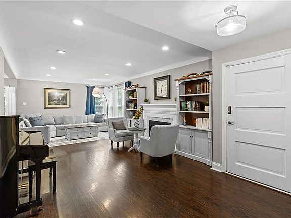 5th image of 8121 Balson Ave