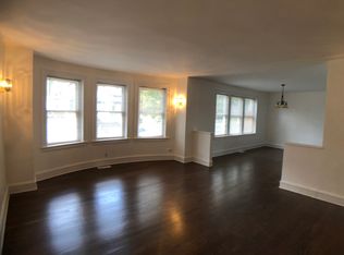 3324 W Balmoral Ave APT 1, Chicago, IL 60625