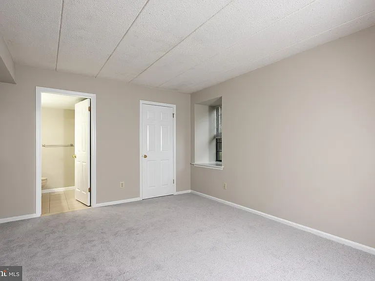 510 Washington Pl #10 — Photo 17