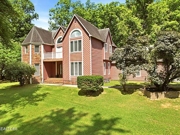 3rd image of 146 Peachtree Cir