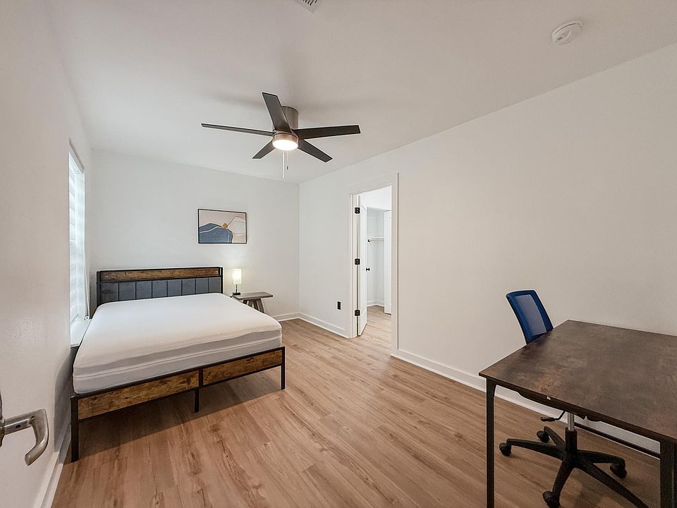 Bedroom 1 with Private bathroom