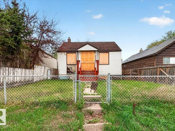 11706 80th St NW, Edmonton, AB T5B 2N5