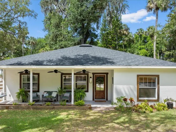 210 S Walker Dr, New Smyrna Beach, FL 32168