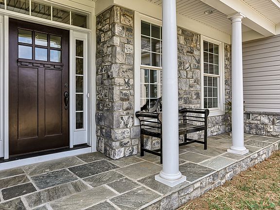 2nd image of 1013 Suffolk Dr