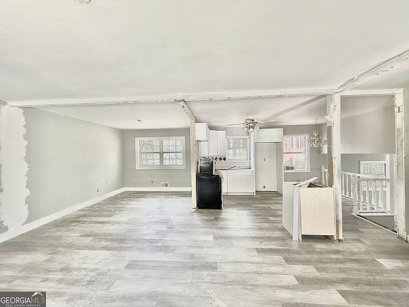 2nd image of 2289 Aurie Dr