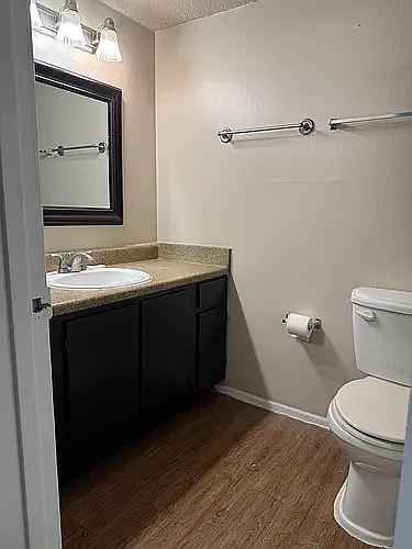 The Shores Apartments — Photo 10