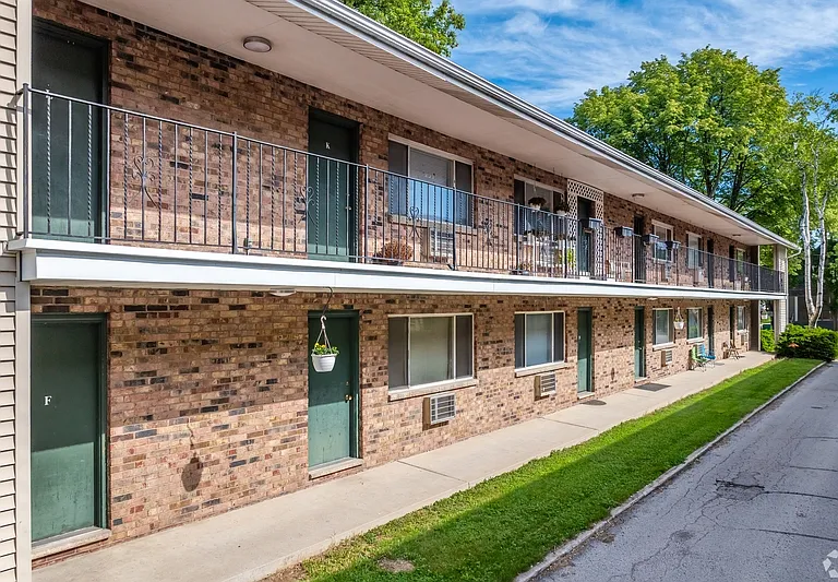 1138 E Walnut St #D — Photo 12