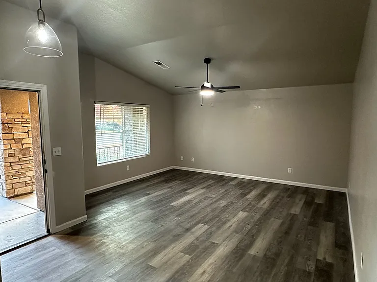 4106 W Prospect Ave — Photo 4