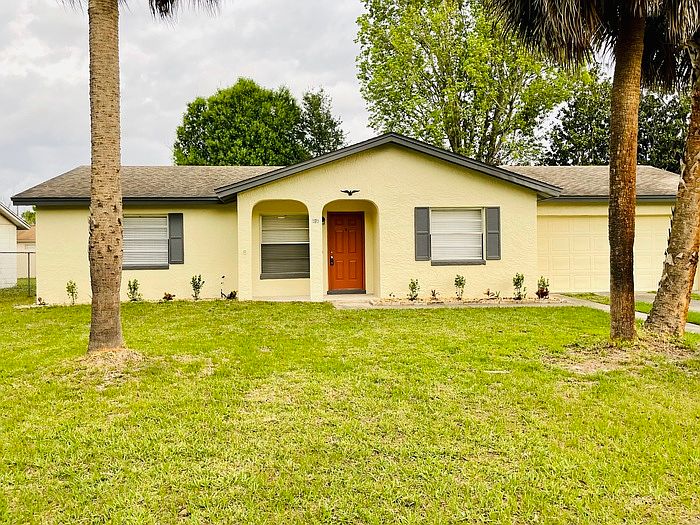 1st image of 379 La Paz Dr