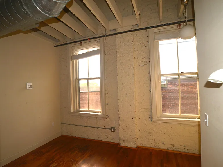 1300 Main St #301 — Photo 7