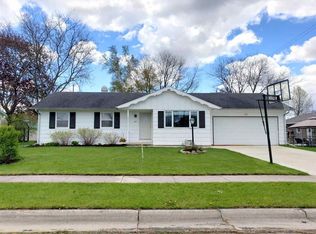 437 Roselawn Dr, BRILLION, WI 54110