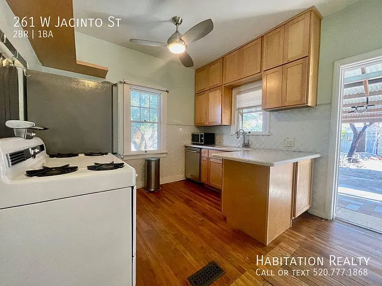 261 W Jacinto St — Photo 3
