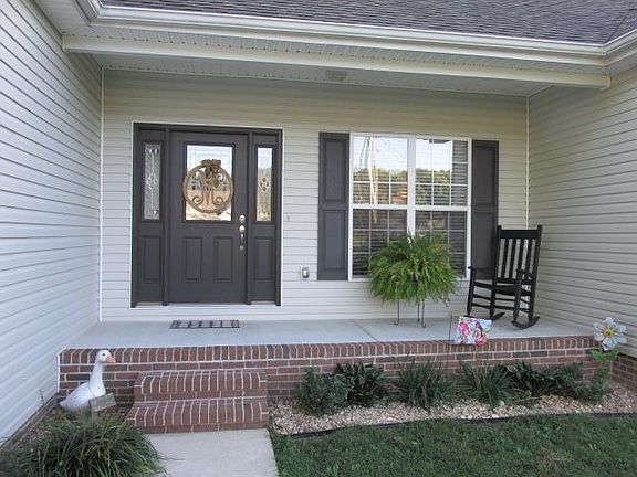 2nd image of 101 Rebecca Ln W