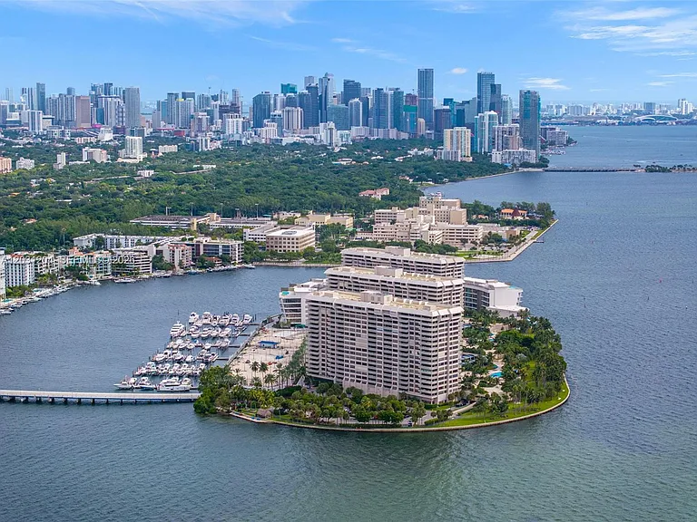 3 Grove Isle Dr #C605 — Photo 36