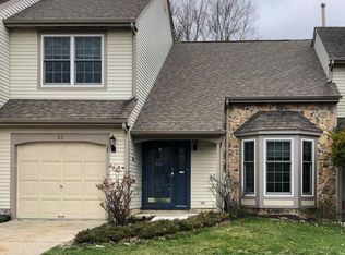 33 Sandhurst Dr, Mount Laurel, NJ 08054
