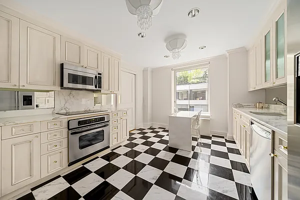 Rented by Douglas Elliman | media 7