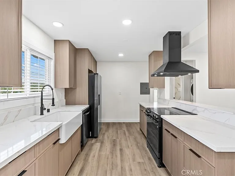 220 N Monte Vista St #C — Photo 9