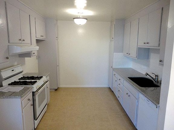 2nd image of 5315 Zelzah Ave APT 13