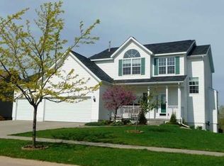 214 Rockhurst Dr SW, Cedar Rapids, IA 52404