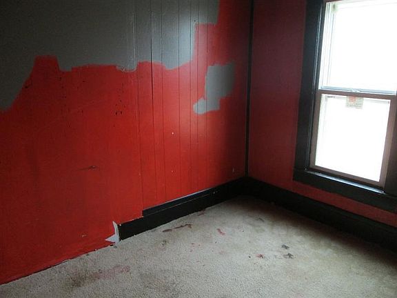 4th image of 530 W Lynn St